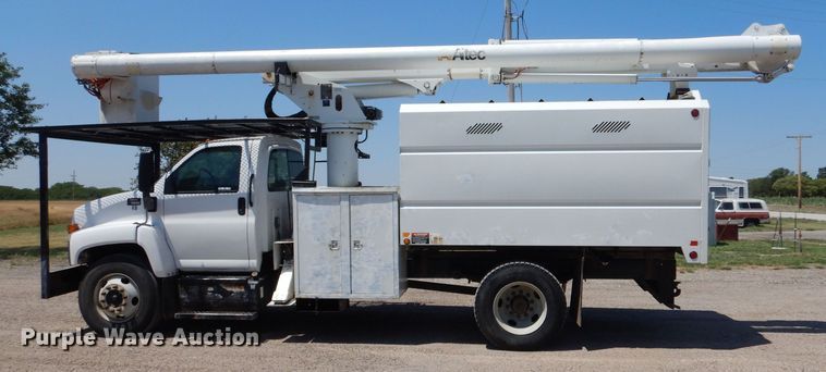 image for item LP9473 2007 GMC C7500  forestry bucket truck