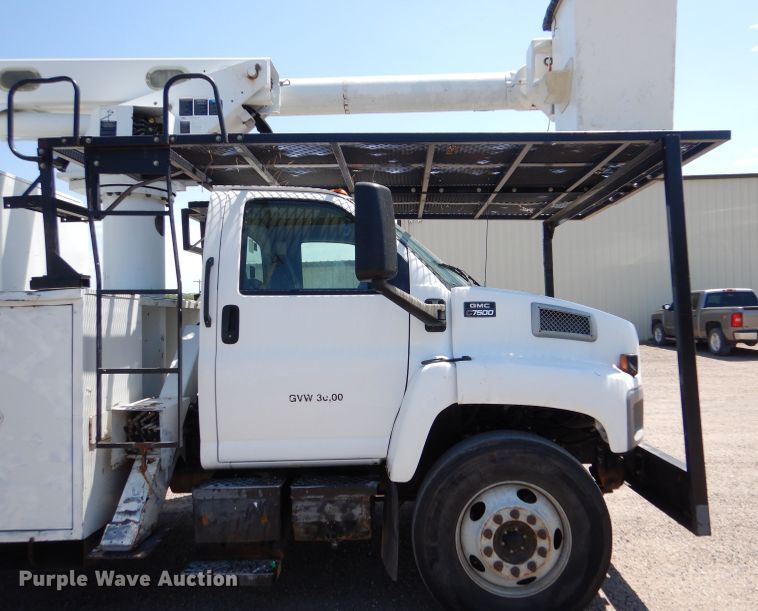 image for item LP9473 2007 GMC C7500  forestry bucket truck