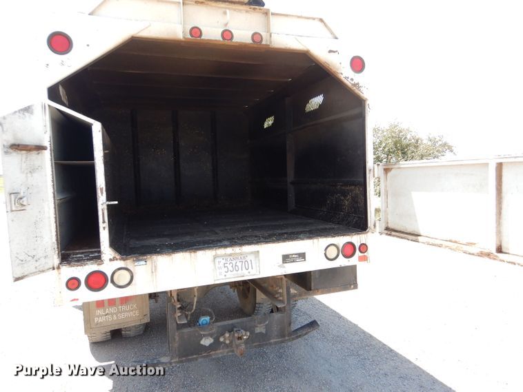 image for item LP9473 2007 GMC C7500  forestry bucket truck