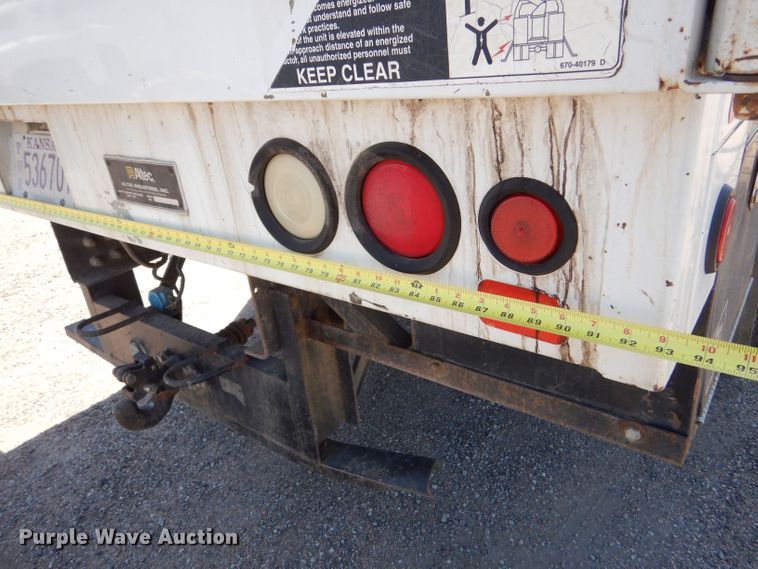 image for item LP9473 2007 GMC C7500  forestry bucket truck