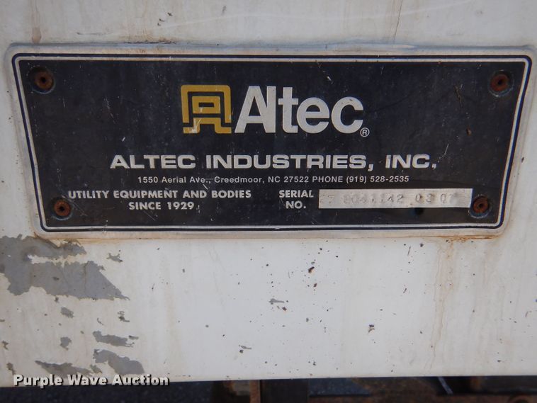 image for item LP9473 2007 GMC C7500  forestry bucket truck