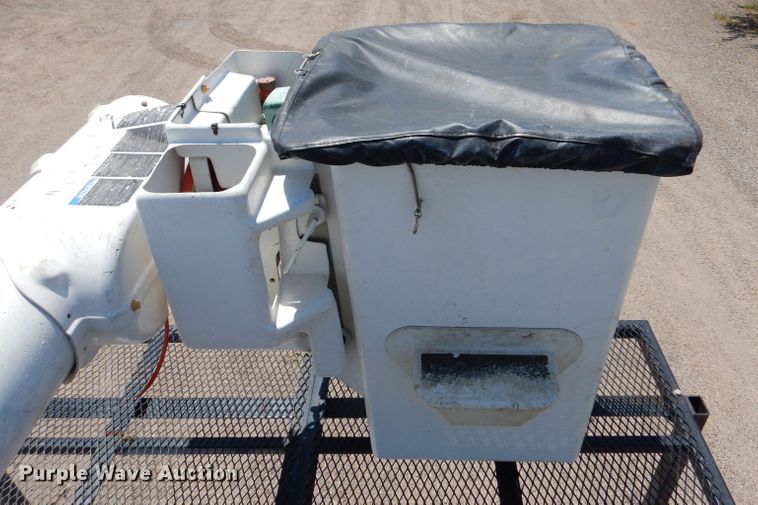 image for item LP9473 2007 GMC C7500  forestry bucket truck