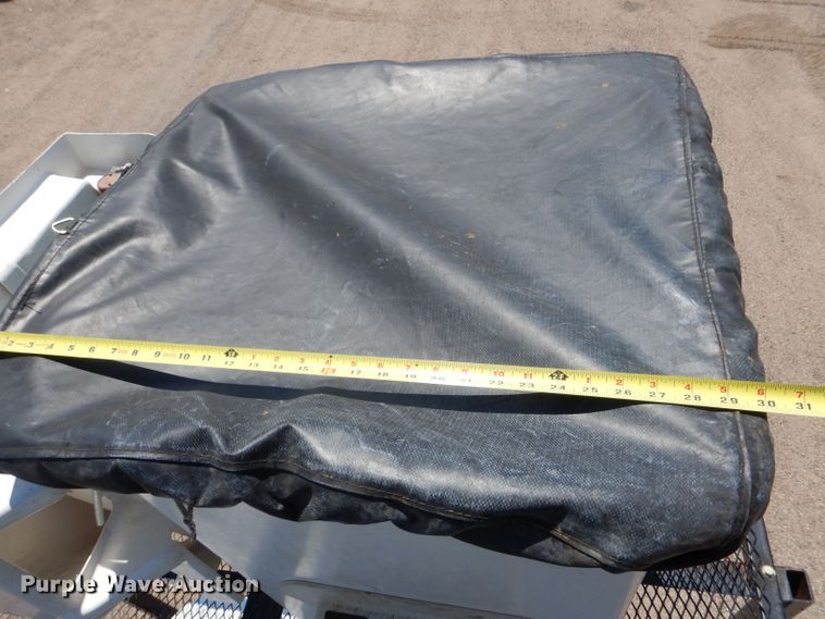 image for item LP9473 2007 GMC C7500  forestry bucket truck