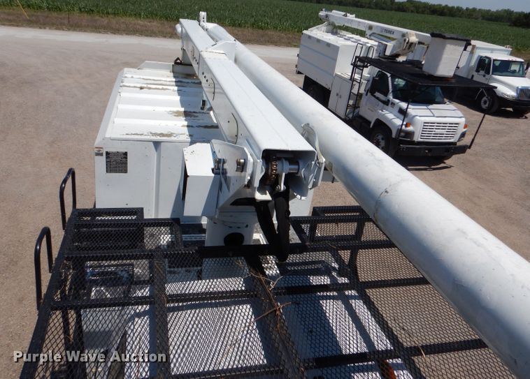 image for item LP9473 2007 GMC C7500  forestry bucket truck