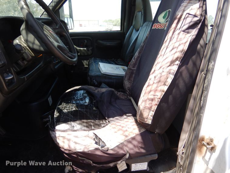 image for item LP9473 2007 GMC C7500  forestry bucket truck