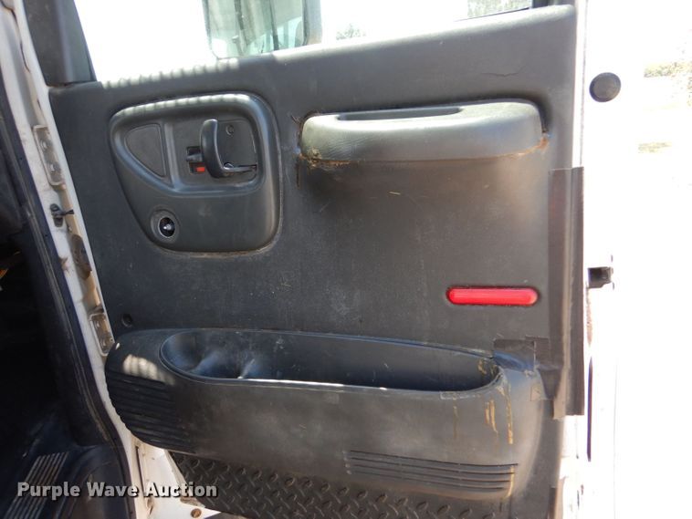 image for item LP9473 2007 GMC C7500  forestry bucket truck