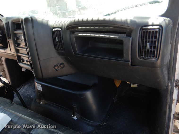 image for item LP9473 2007 GMC C7500  forestry bucket truck