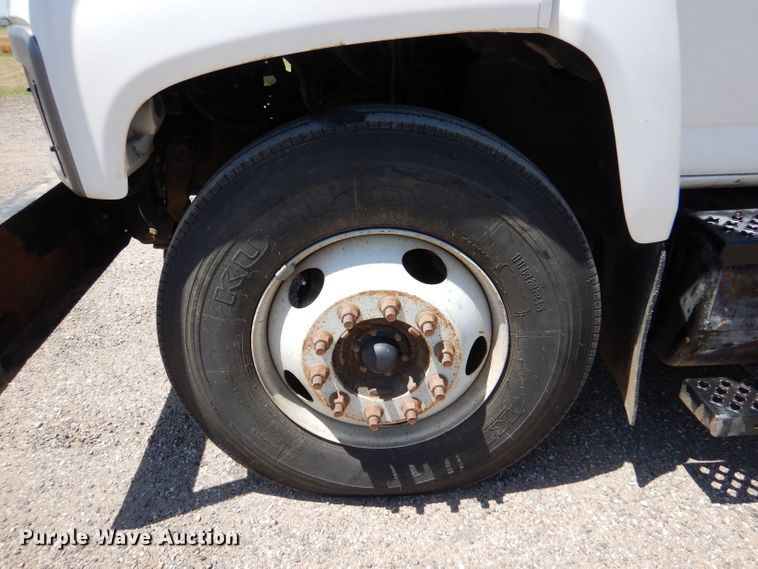 image for item LP9473 2007 GMC C7500  forestry bucket truck