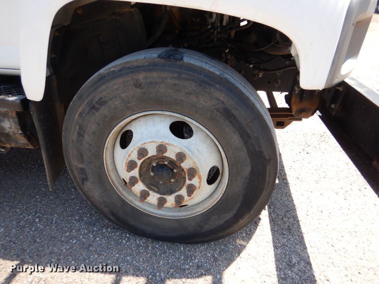 image for item LP9473 2007 GMC C7500  forestry bucket truck