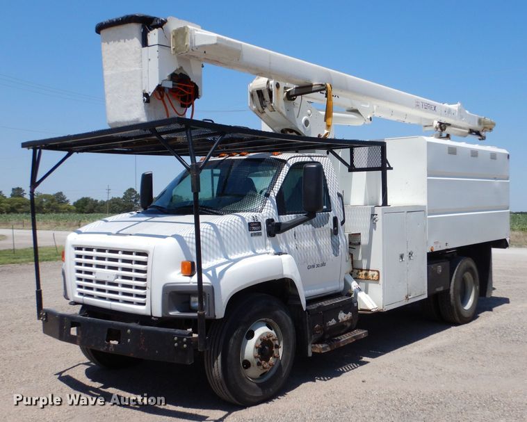 image for item LP9474 2007 GMC C7500  forestry bucket truck