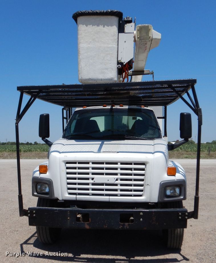 image for item LP9474 2007 GMC C7500  forestry bucket truck