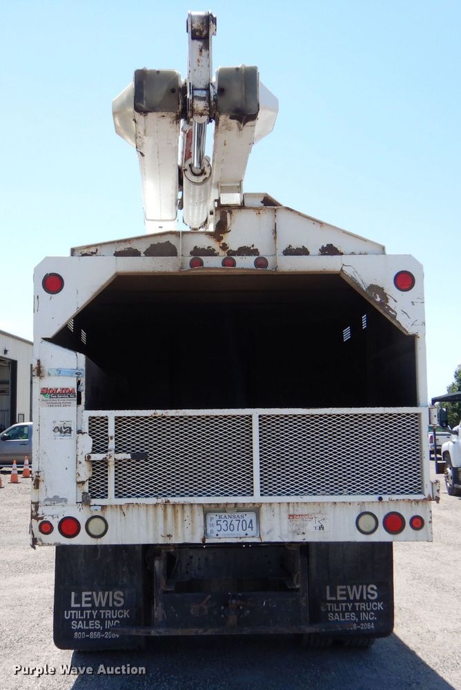 image for item LP9474 2007 GMC C7500  forestry bucket truck