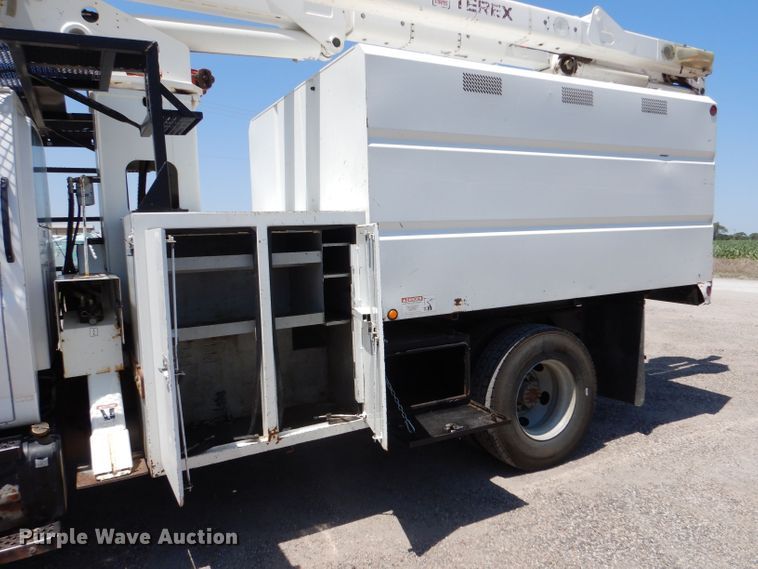 image for item LP9474 2007 GMC C7500  forestry bucket truck