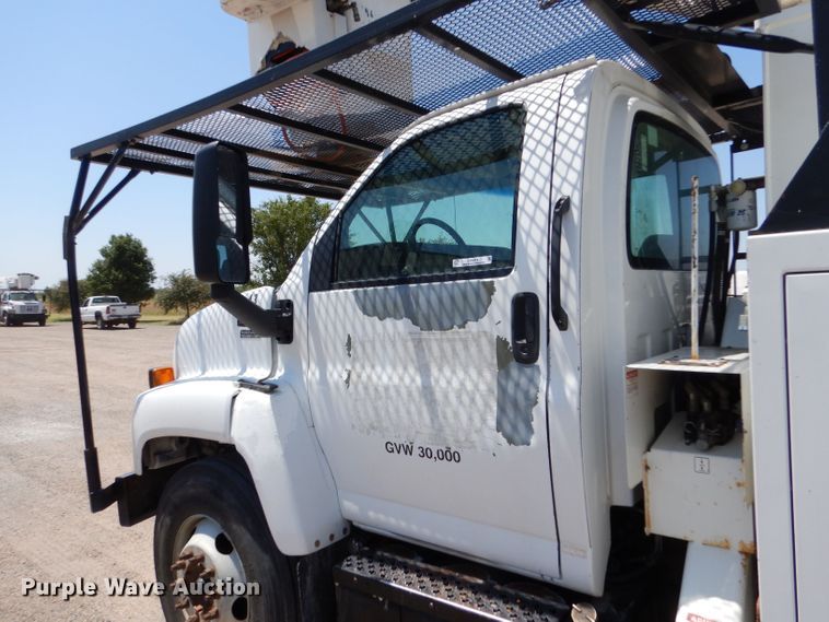image for item LP9474 2007 GMC C7500  forestry bucket truck