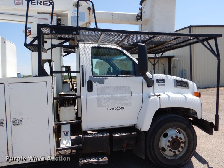 image for item LP9474 2007 GMC C7500  forestry bucket truck