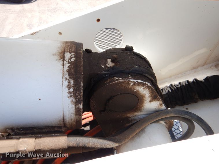 image for item LP9474 2007 GMC C7500  forestry bucket truck