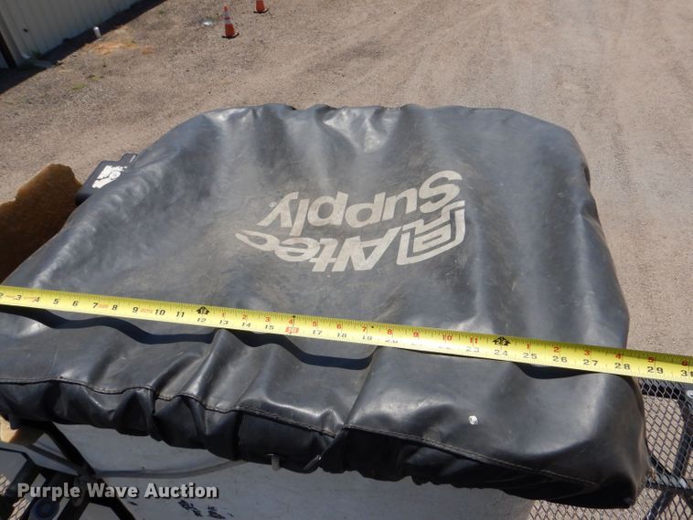 image for item LP9474 2007 GMC C7500  forestry bucket truck