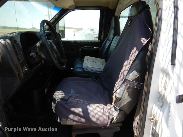 image for item LP9474 2007 GMC C7500  forestry bucket truck