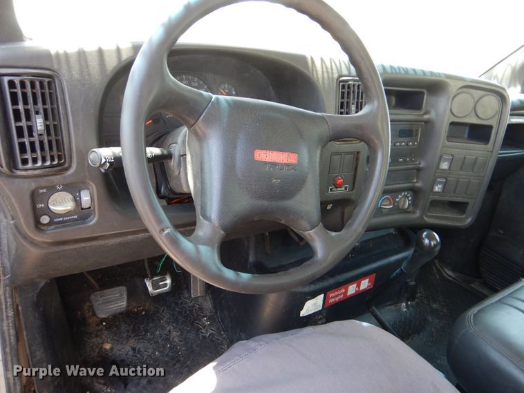 image for item LP9474 2007 GMC C7500  forestry bucket truck