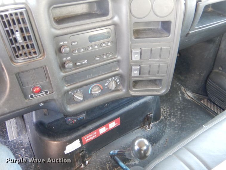 image for item LP9474 2007 GMC C7500  forestry bucket truck