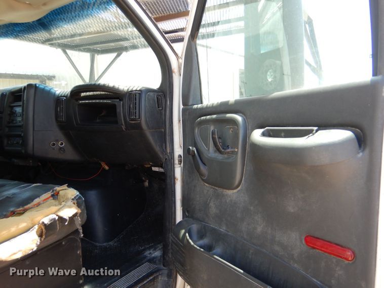 image for item LP9474 2007 GMC C7500  forestry bucket truck