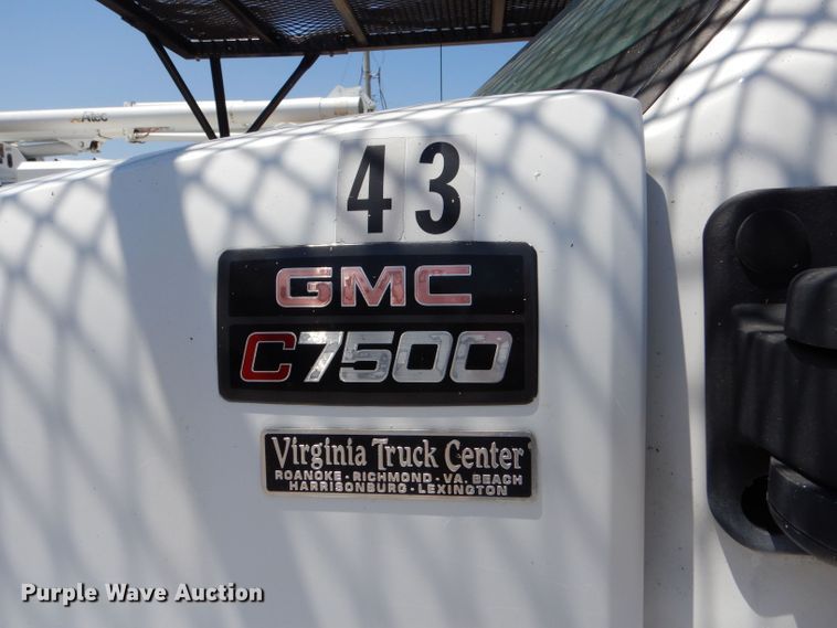 image for item LP9474 2007 GMC C7500  forestry bucket truck