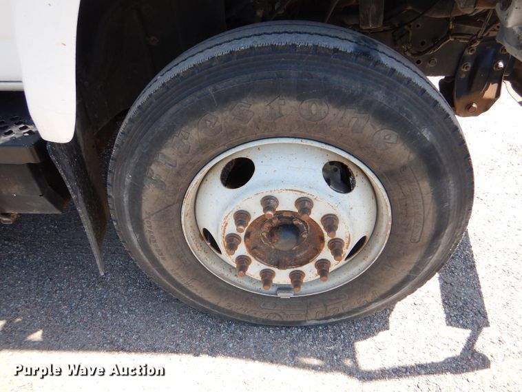 image for item LP9474 2007 GMC C7500  forestry bucket truck