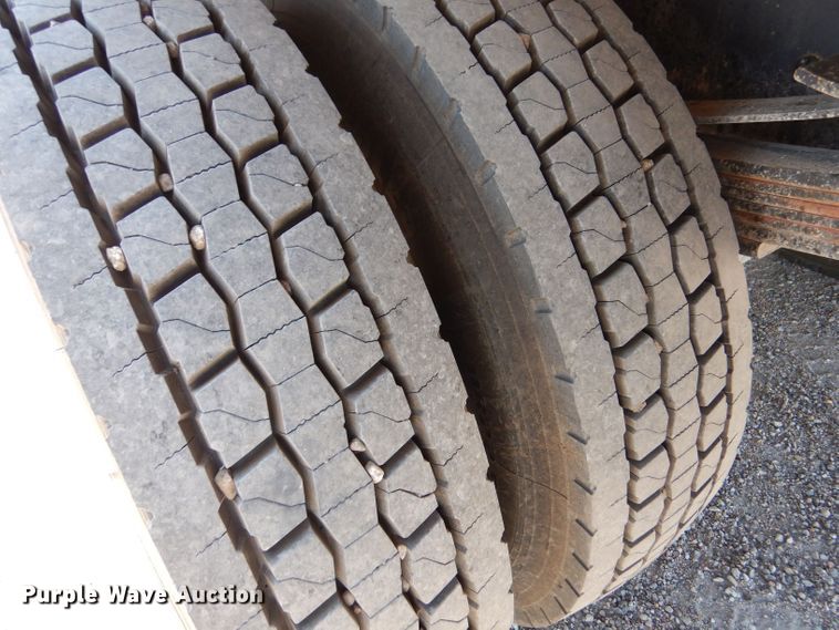 image for item LP9474 2007 GMC C7500  forestry bucket truck