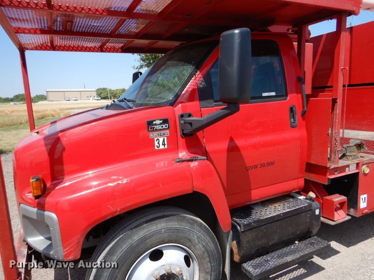 image for item LP9475 2003 Chevrolet C7500  forestry bucket truck
