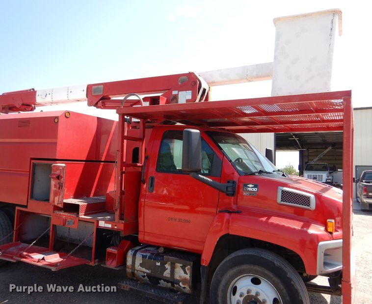 image for item LP9475 2003 Chevrolet C7500  forestry bucket truck
