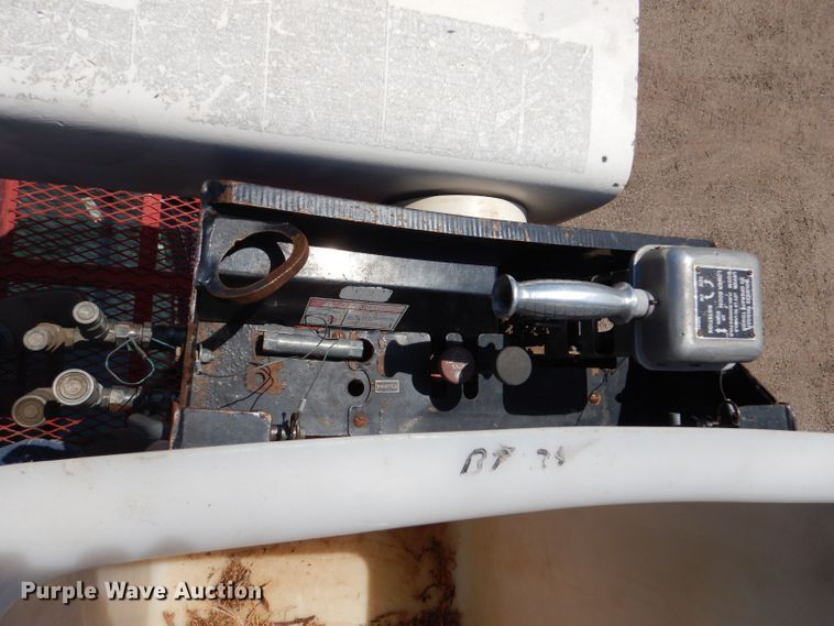 image for item LP9475 2003 Chevrolet C7500  forestry bucket truck