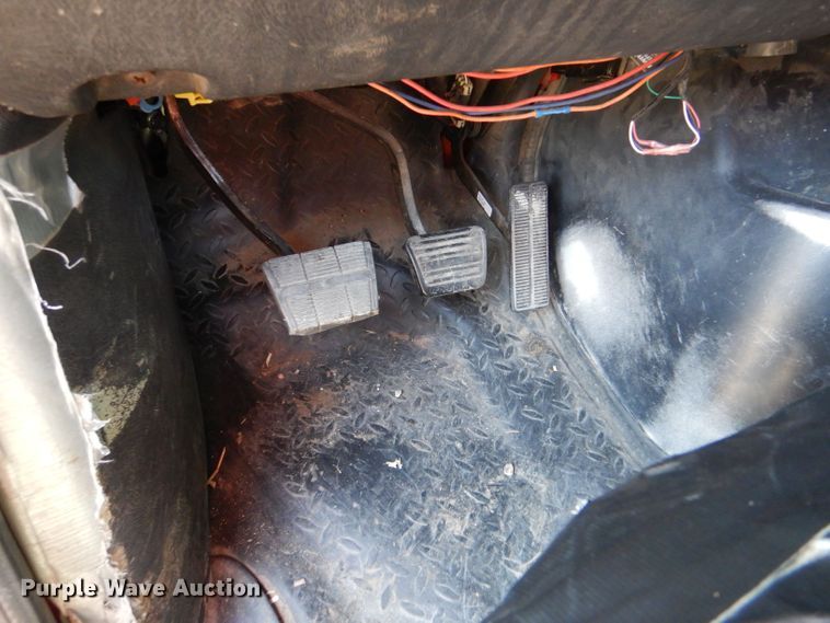 image for item LP9475 2003 Chevrolet C7500  forestry bucket truck