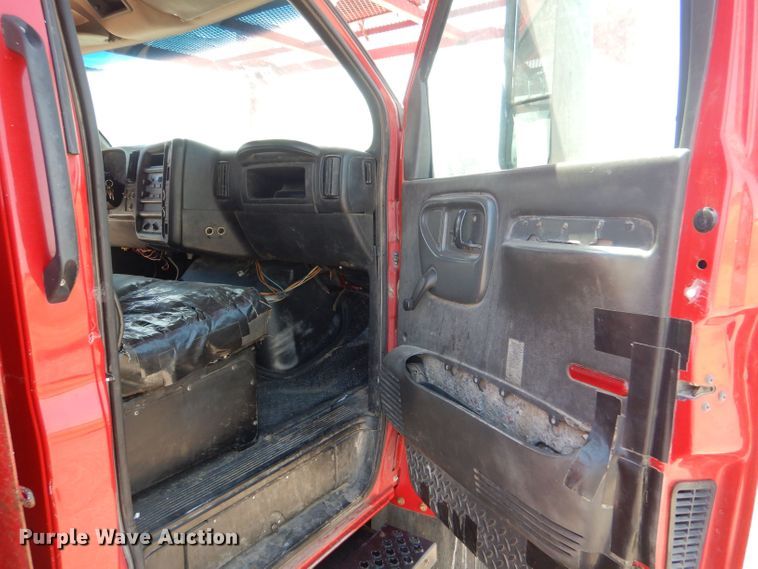 image for item LP9475 2003 Chevrolet C7500  forestry bucket truck