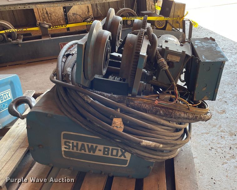 image for item LP9486 2012 Shaw-box LiftTech  hoist