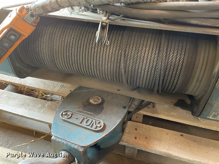 image for item LP9486 2012 Shaw-box LiftTech  hoist