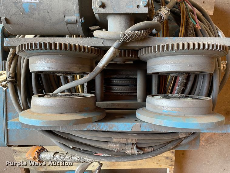 image for item LP9486 2012 Shaw-box LiftTech  hoist