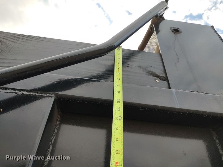 image for item LU9188 2005 Freightliner Columbia 112  dump truck