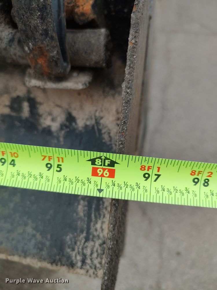 image for item LU9188 2005 Freightliner Columbia 112  dump truck