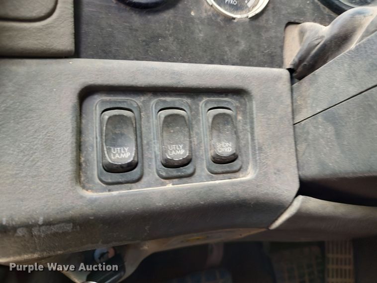 image for item LU9188 2005 Freightliner Columbia 112  dump truck