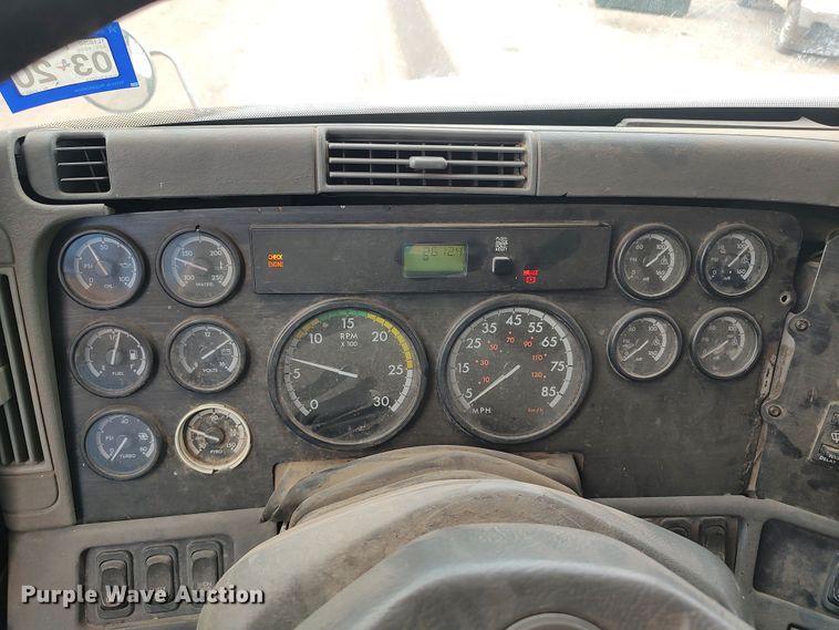 image for item LU9188 2005 Freightliner Columbia 112  dump truck