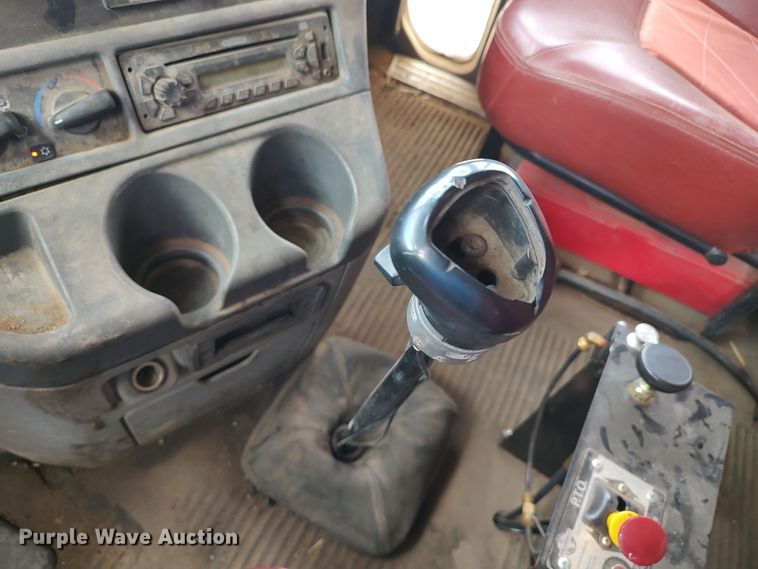 image for item LU9188 2005 Freightliner Columbia 112  dump truck