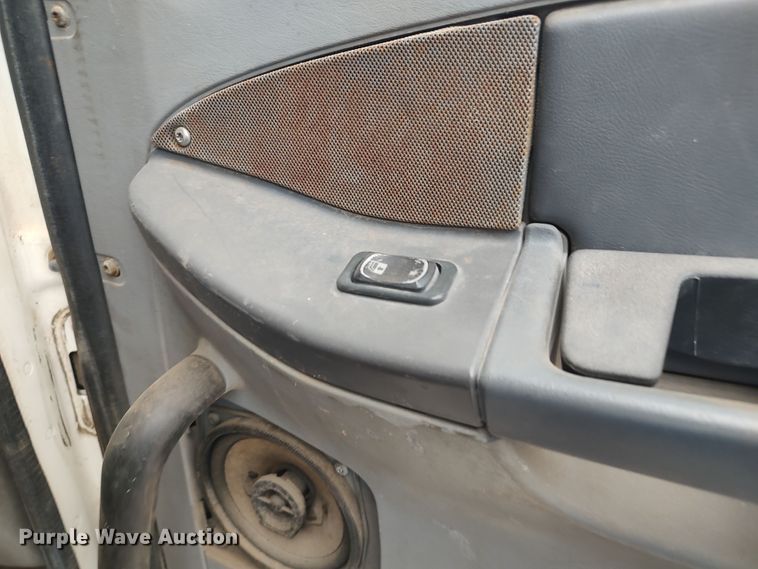 image for item LU9188 2005 Freightliner Columbia 112  dump truck