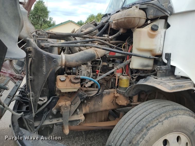 image for item LU9188 2005 Freightliner Columbia 112  dump truck