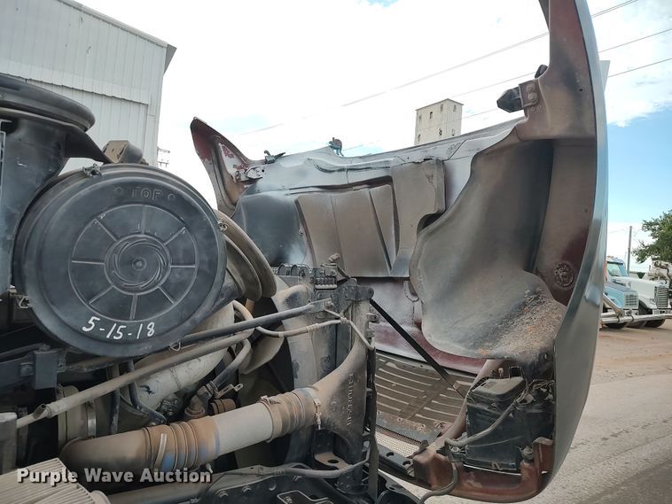 image for item LU9188 2005 Freightliner Columbia 112  dump truck