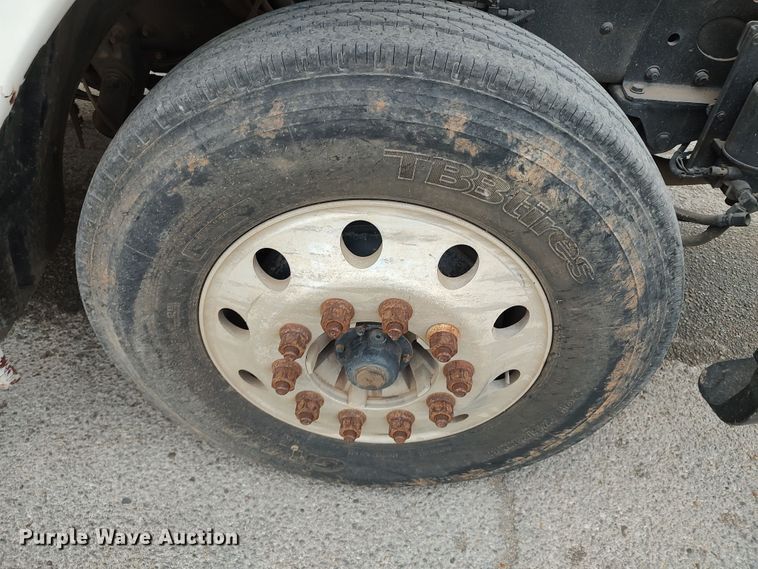 image for item LU9188 2005 Freightliner Columbia 112  dump truck