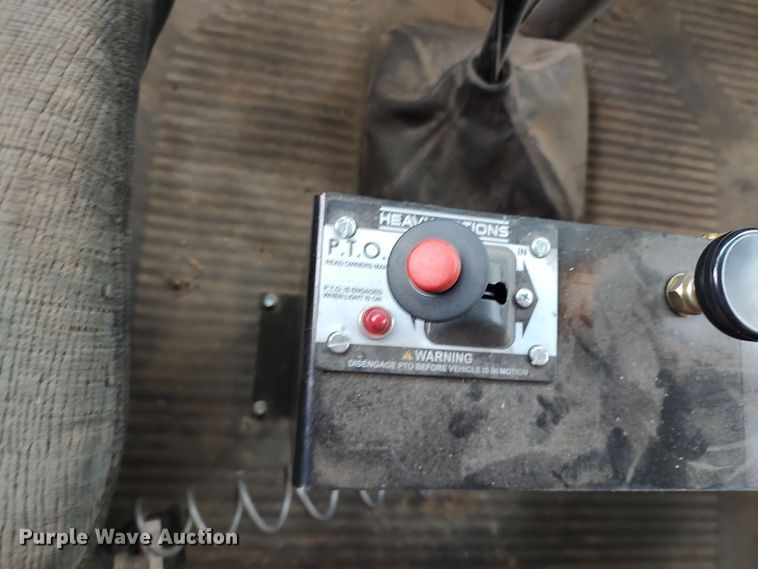 image for item LU9189 2005 Freightliner Columbia 112  dump truck