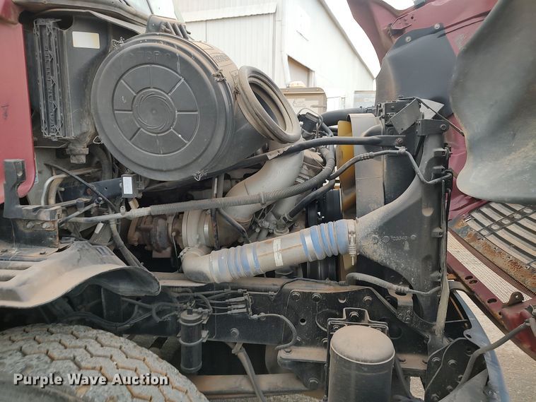 image for item LU9189 2005 Freightliner Columbia 112  dump truck