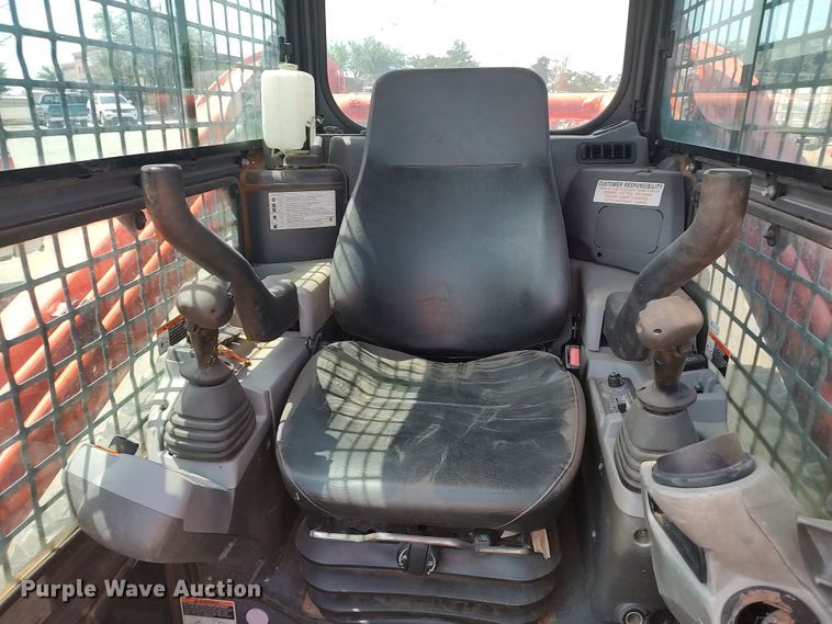 image for item LU9252 2019 Kubota SVL75-2  tracked skid steer loader