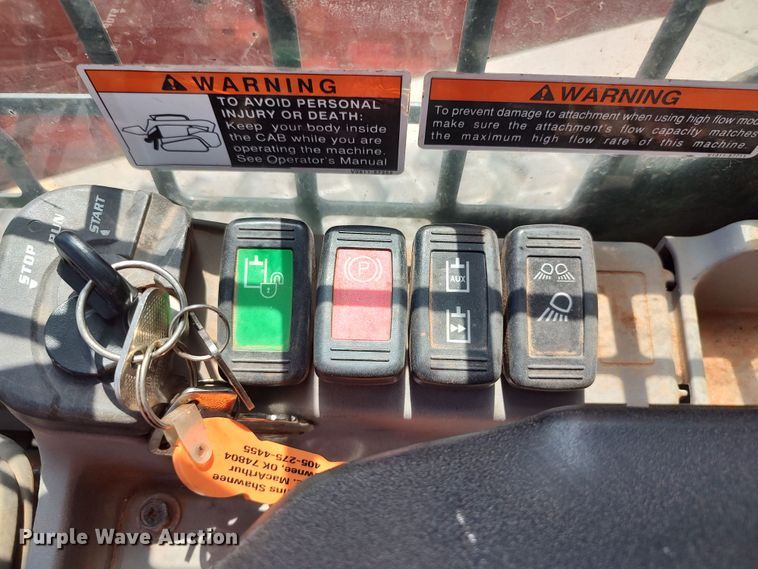 image for item LU9252 2019 Kubota SVL75-2  tracked skid steer loader