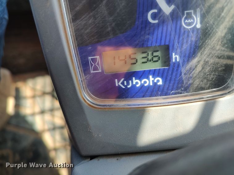 image for item LU9252 2019 Kubota SVL75-2  tracked skid steer loader